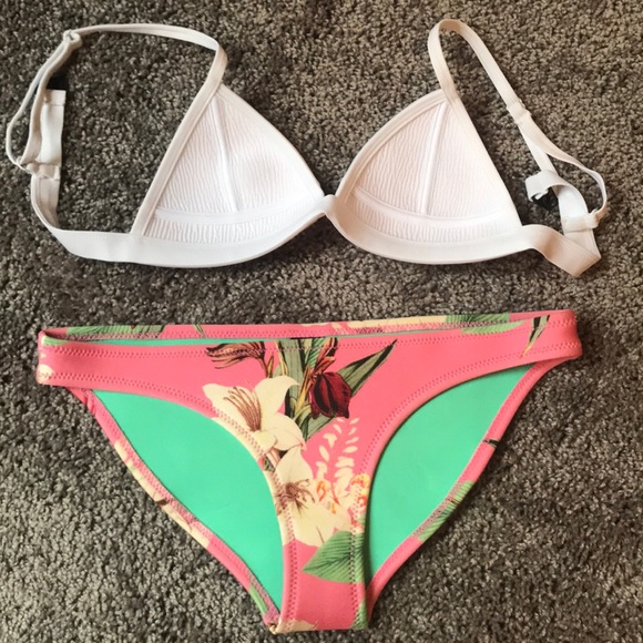 Triangle swim suit - Picture 3 of 6